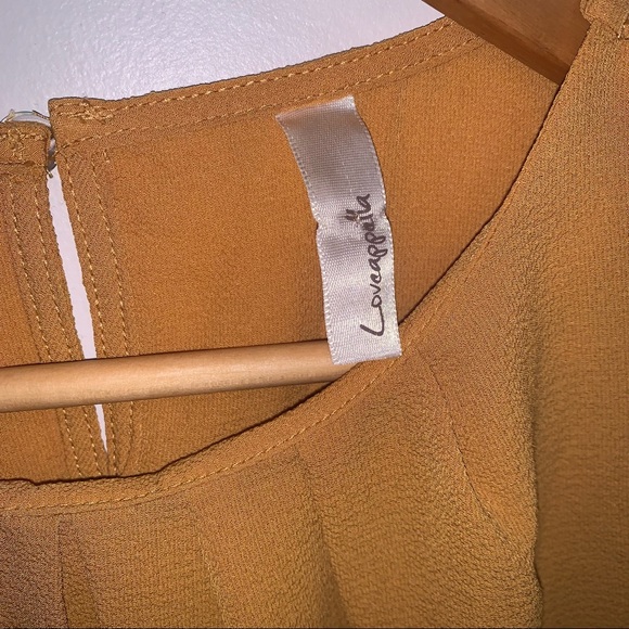 🌷5/$20 Women’s Mustard Color Sleeveless Top - Picture 2 of 6